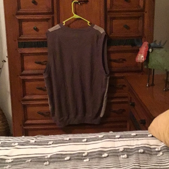 Cutter and buck men’s vest, size large. Worn once. - Picture 2 of 2